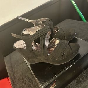 Black wedge sandals